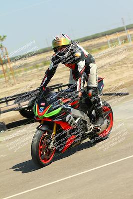 media/Sep-20-2025-TrackDaz (Sat) [[27f0cde673]]/Around the Pits/